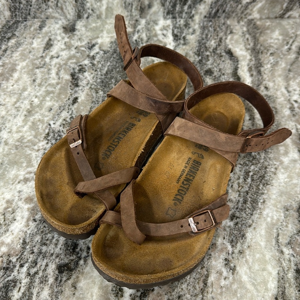 Birkenstock Yara Oiled Leather Sandal, Size EU39/US8.5-9